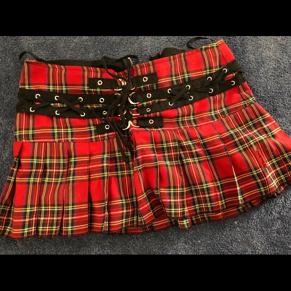 Tripp red pleated skirt